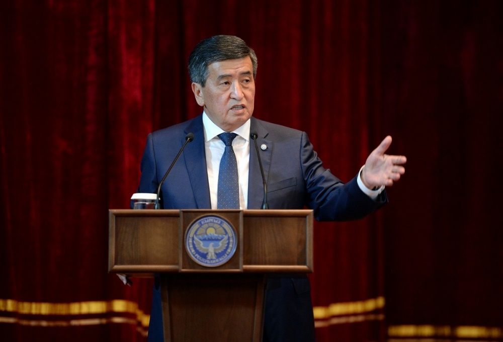 Президент Жээнбеков в Баткене обсуждает с гражданами насущные проблемы