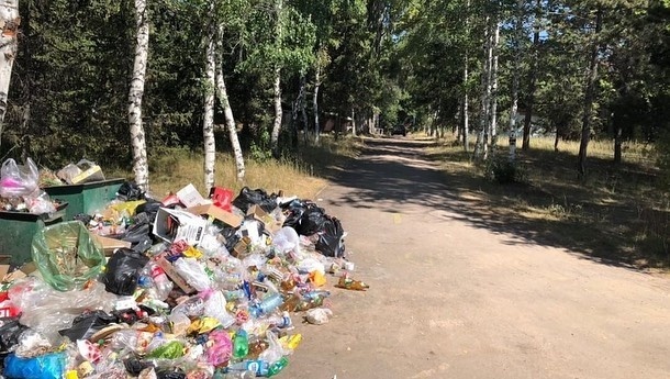 Иссык-Куль утопает в мусоре. Может, назначить губернатором Камчы Кольбаева?