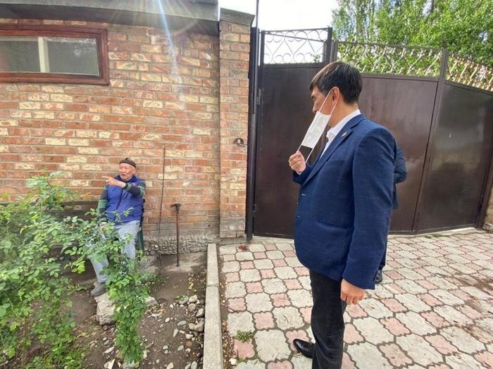 Соседи парка им.Тулебердиева боятся, что их зальет экскрементами отдыхающих