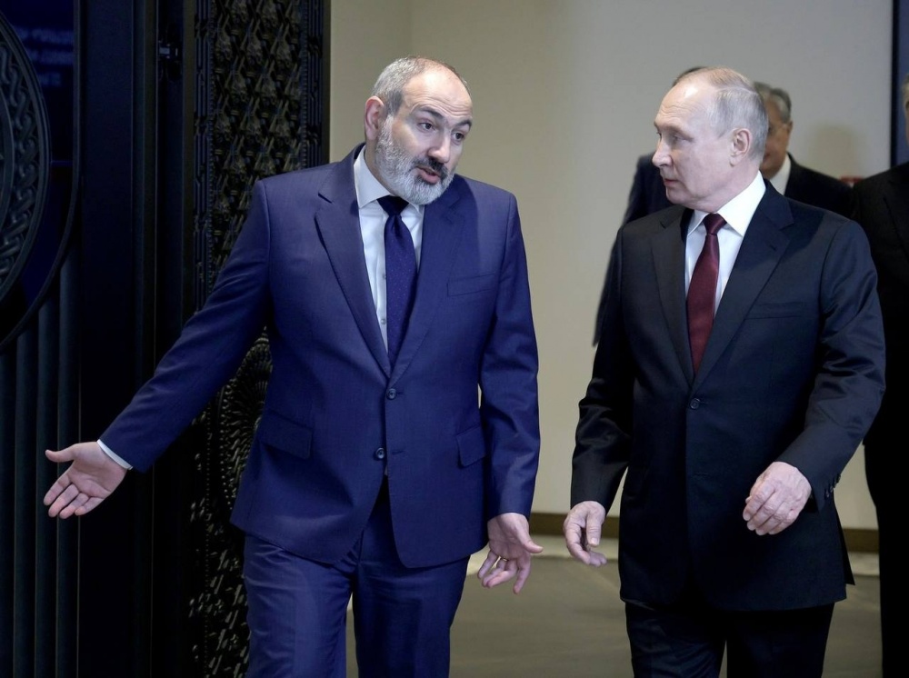 Вот это взгляд! Жапаров буквально пригвоздил Рахмона