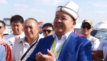 Шофер Атамбаева Илмиянов подозревается в мошенничестве