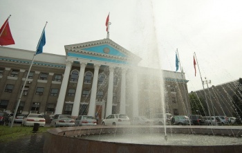 Директором "Бишкекских парковок и стоянок" стал экс-депутат БГК Джолдошов