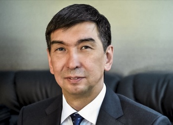 Биография: Азиз Эмильбекович Суракматов